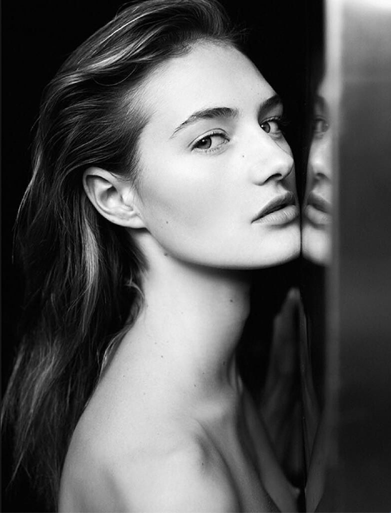 Sanne Vloet nude 11