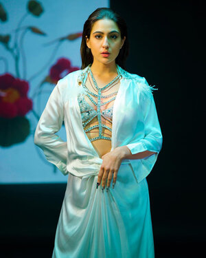 Sara Ali Khan nude 4