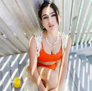 Sara Ali Khan nude 9