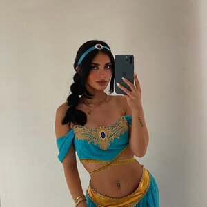 Sara Arslan nude 5