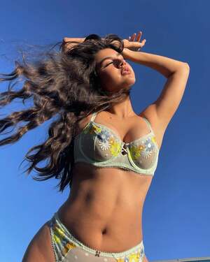 Sara Echeagaray nude 9