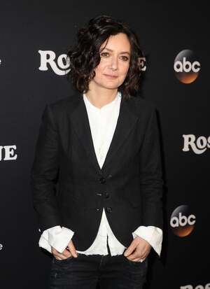 Sara Gilbert nude 6
