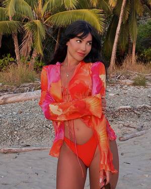 Sara Hesri nude 8