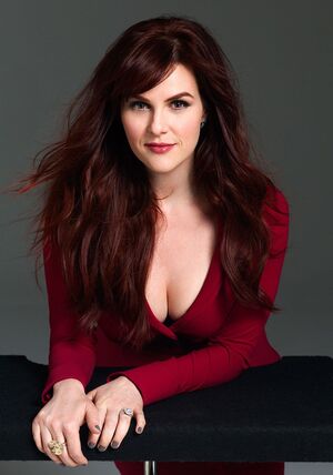 Sara Rue nude 7