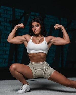 Sara Saffari nude 2