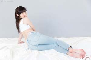 Sara Yurikawa nude 5