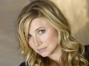 Sarah Chalke nude 6