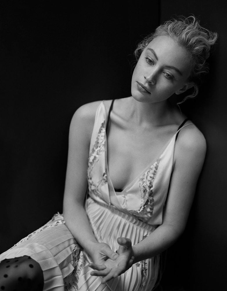 Sarah Gadon nude 11
