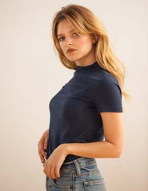 Sarah-Jeanne Labrosse nude 9