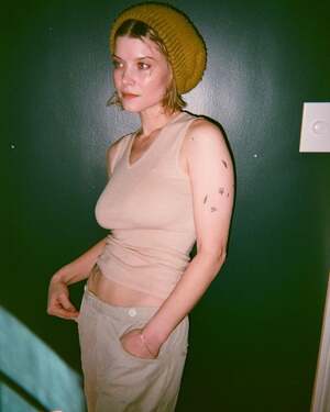 Sarah Jones nude 7