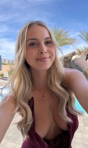 Sarah Lloyd nude 6