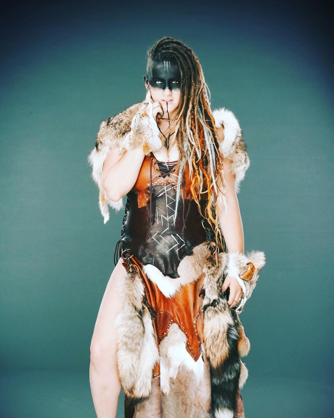 Sarah Logan nude 4