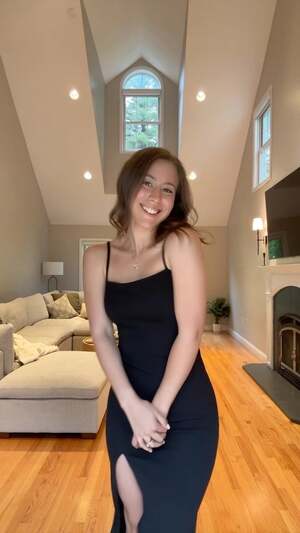 Sarah Longo nude 4