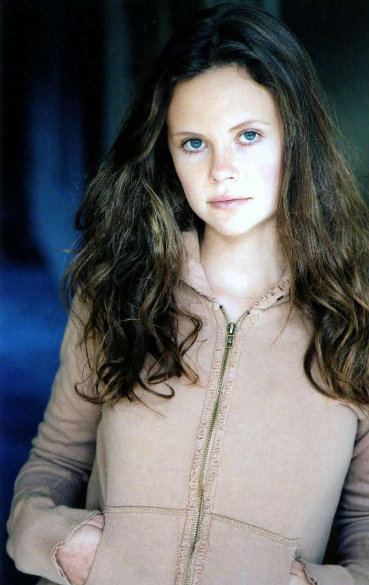 Sarah Ramos nude 3
