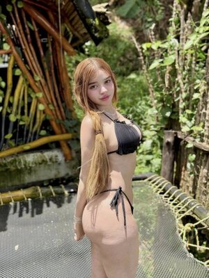 Sarah Sophia nude 2
