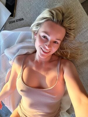 Sasha Joyman nude 5