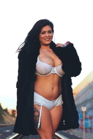 Satinee Capona nude 4