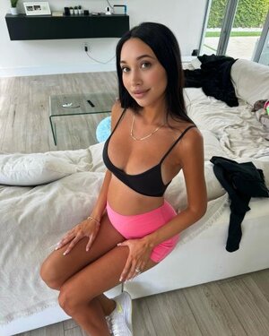 Scarlet Vas nude 9
