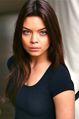 Scarlett Byrne nude 10