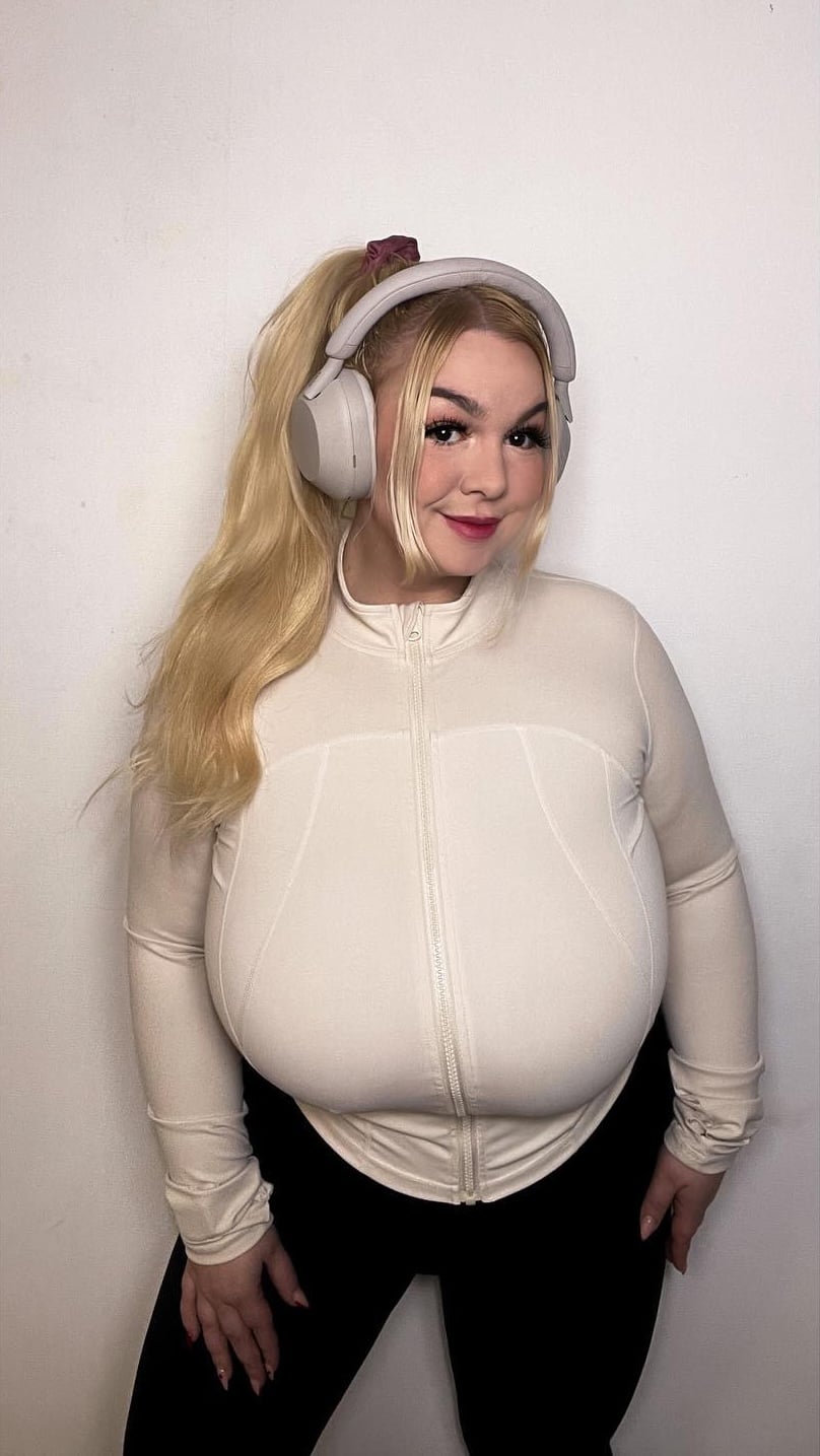 Schnataa nude 5