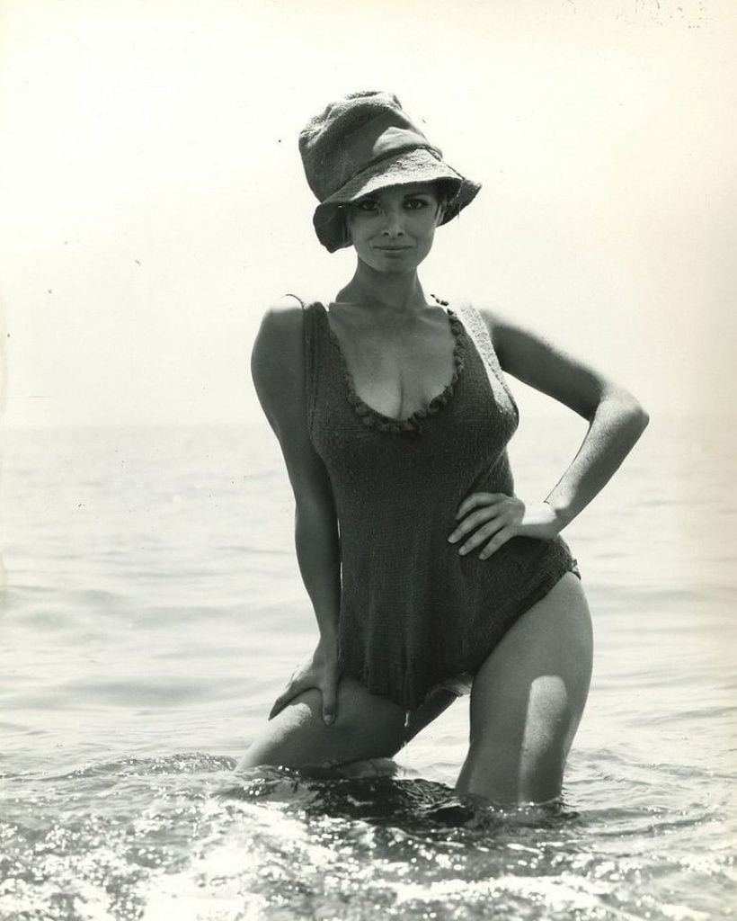 Scilla Gabel nude 4
