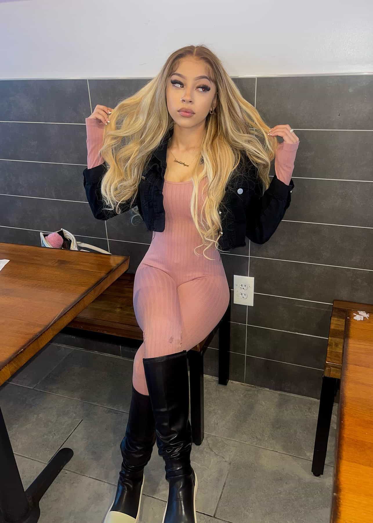 Selena Davis nude 2