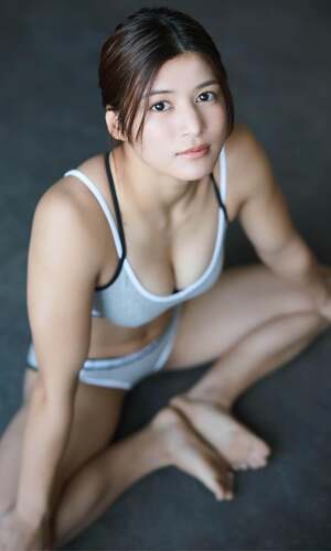 Seri Yamaoka nude 2