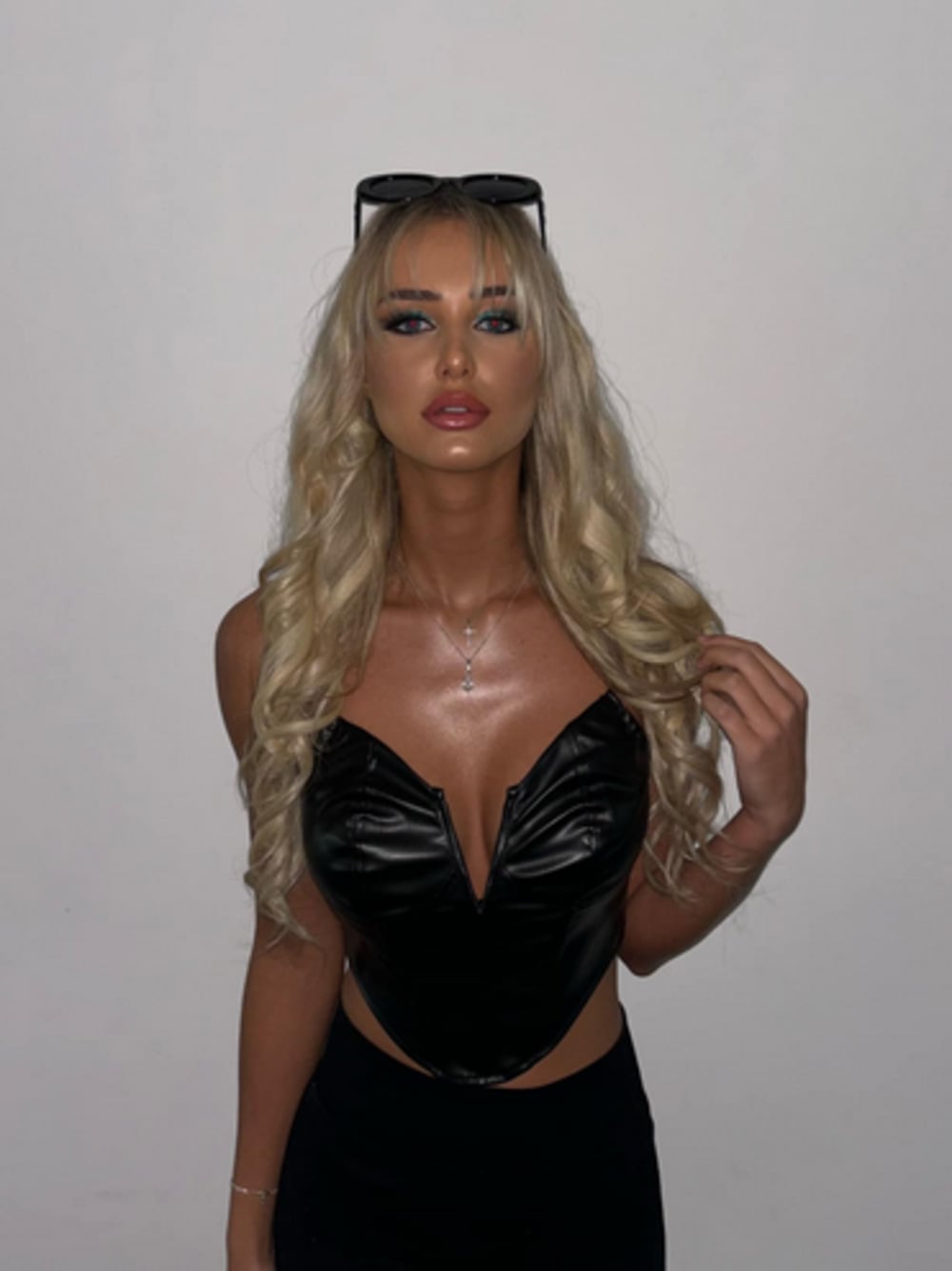 Shalyna Coolen nude 7