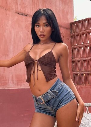 Sheeiziss nude 2