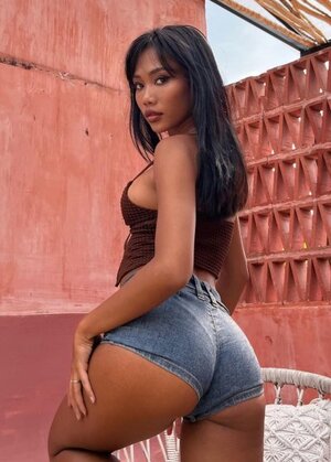 Sheeiziss nude 9