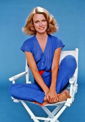 Shelley Hack nude 2