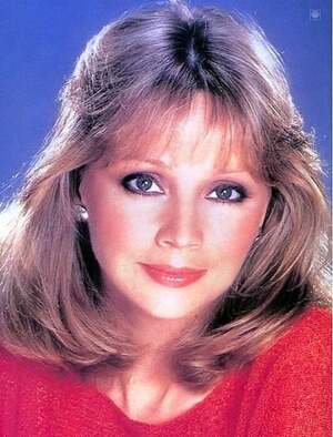 Shelley Long nude 10
