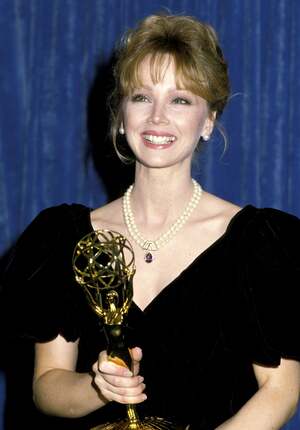 Shelley Long nude 6