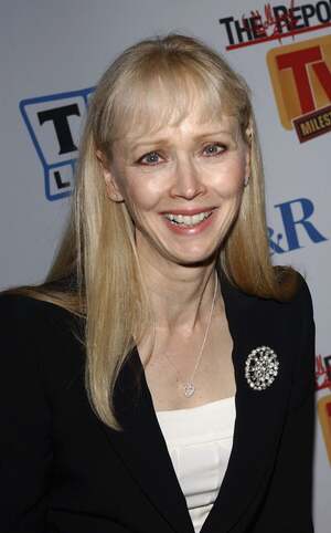 Shelley Long nude 7