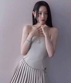 Shin Hye-sun nude 5