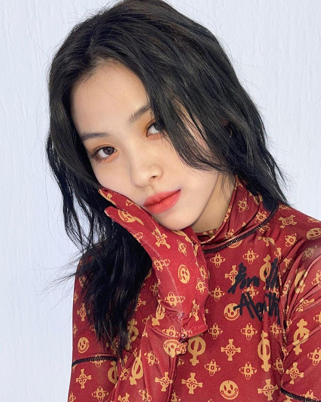 Shin Ryu-jin nude 4