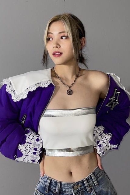 Shin Ryu-jin nude 6
