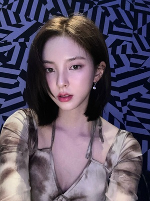 Shin Soo-hyun nude 10