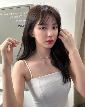 Shin Soo-hyun nude 5