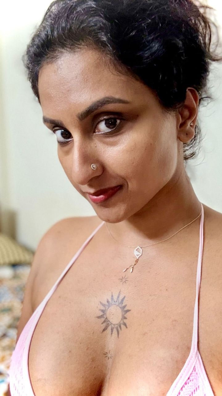 Shinu Syamalan nude 7
