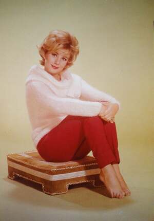 Shirley Jones nude 11