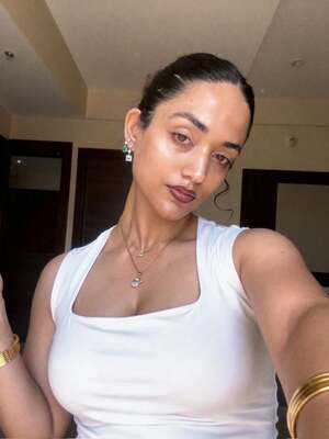 Shreya Vishakant nude 5