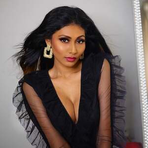 Shruti Iyer nude 12