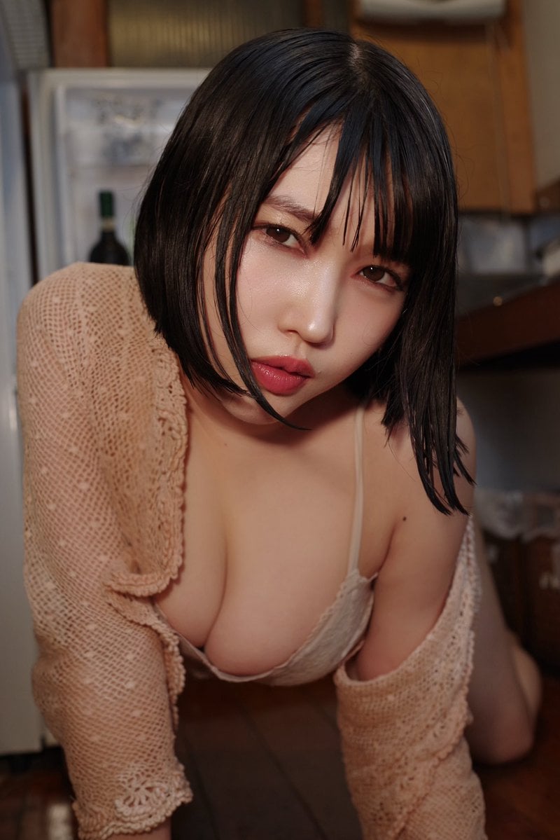 Shuri Saika nude 5