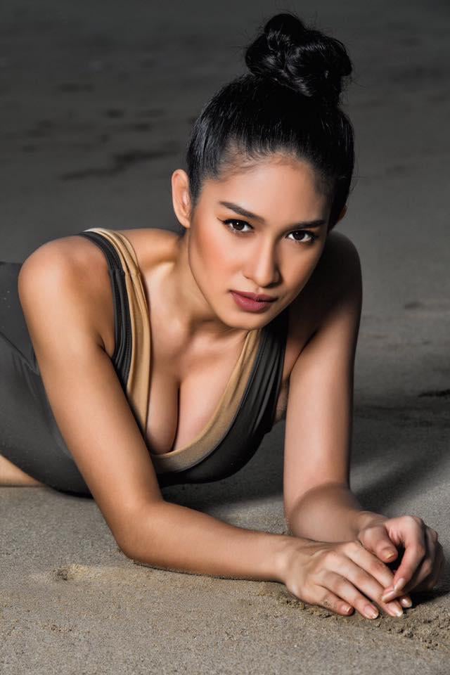 Shwe Eain Si nude 12