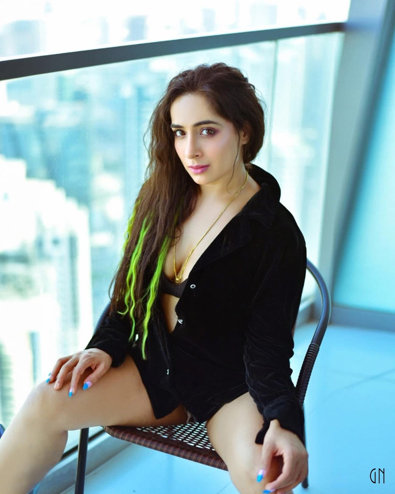 Shweta Mehta nude 4