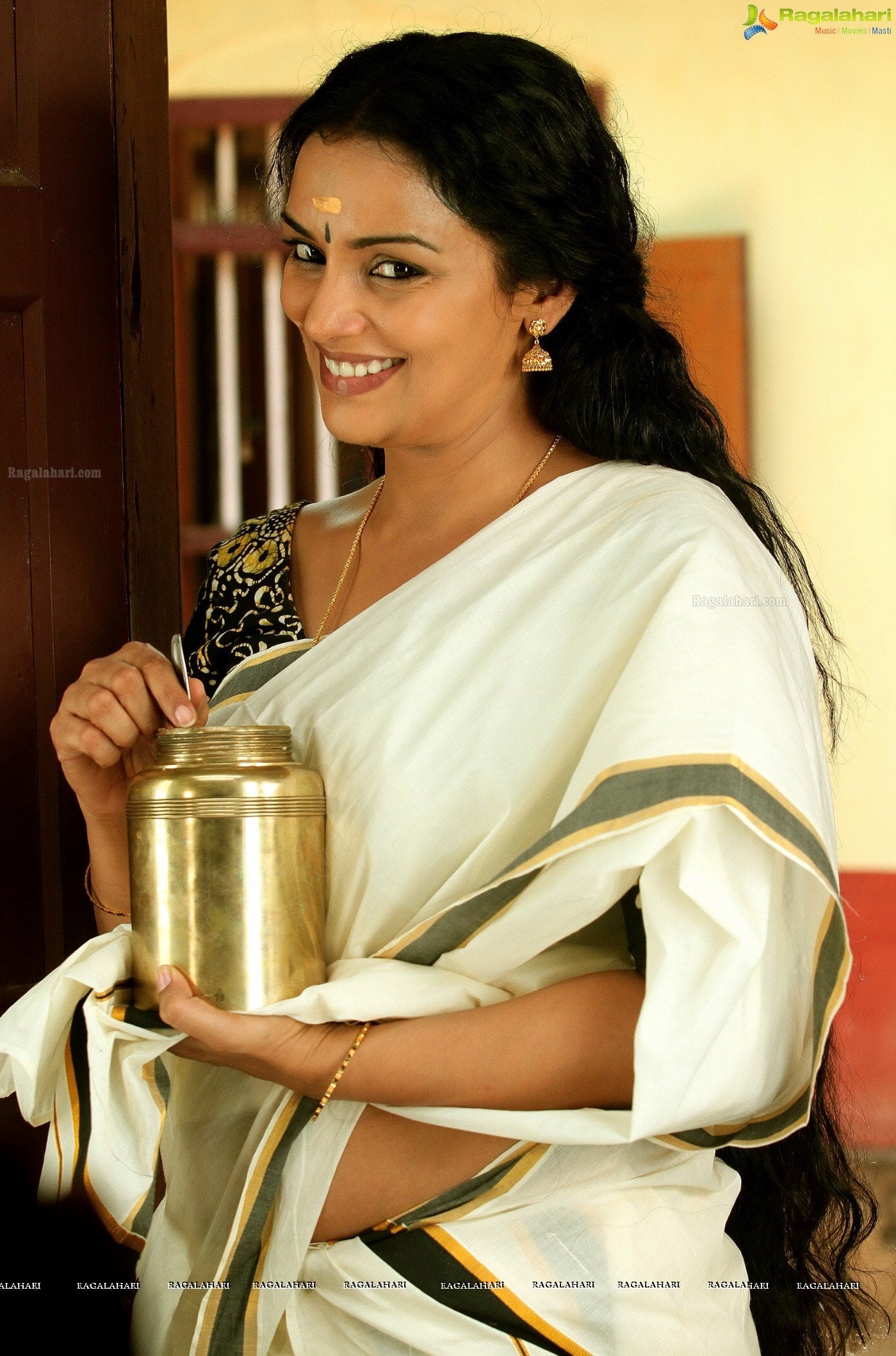 Shweta Menon nude 7