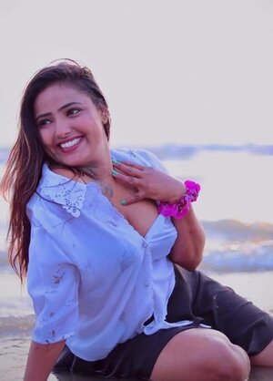 Shyna Khatri nude 11