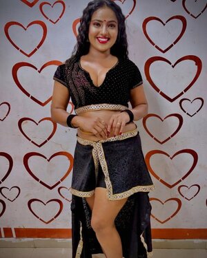 Shyna Khatri nude 6