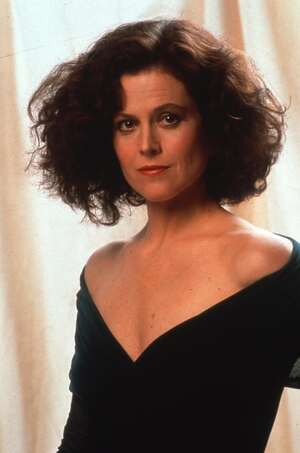 Sigourney Weaver nude 7